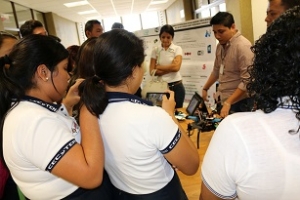 Alumnos del Cecyten 01 acuden al Tec Vallarta; participan en exposición de innovaciones tecnológicas