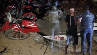 Otro motociclista que se creyó rápido y furioso fue detenido en operativo al tratar de darse a la fuga