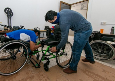 Apoyo integral a personas con discapacidad, otorga DIF